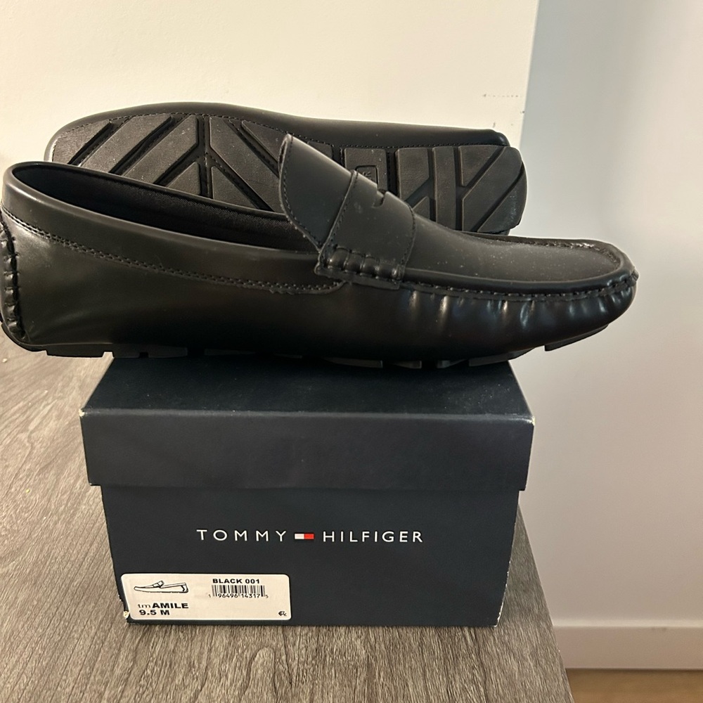 Tommy Hilfiger Men's Black Loafers
